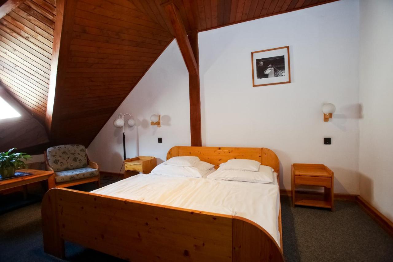 Lenau Haz Bed and Breakfast Πετς Εξωτερικό φωτογραφία