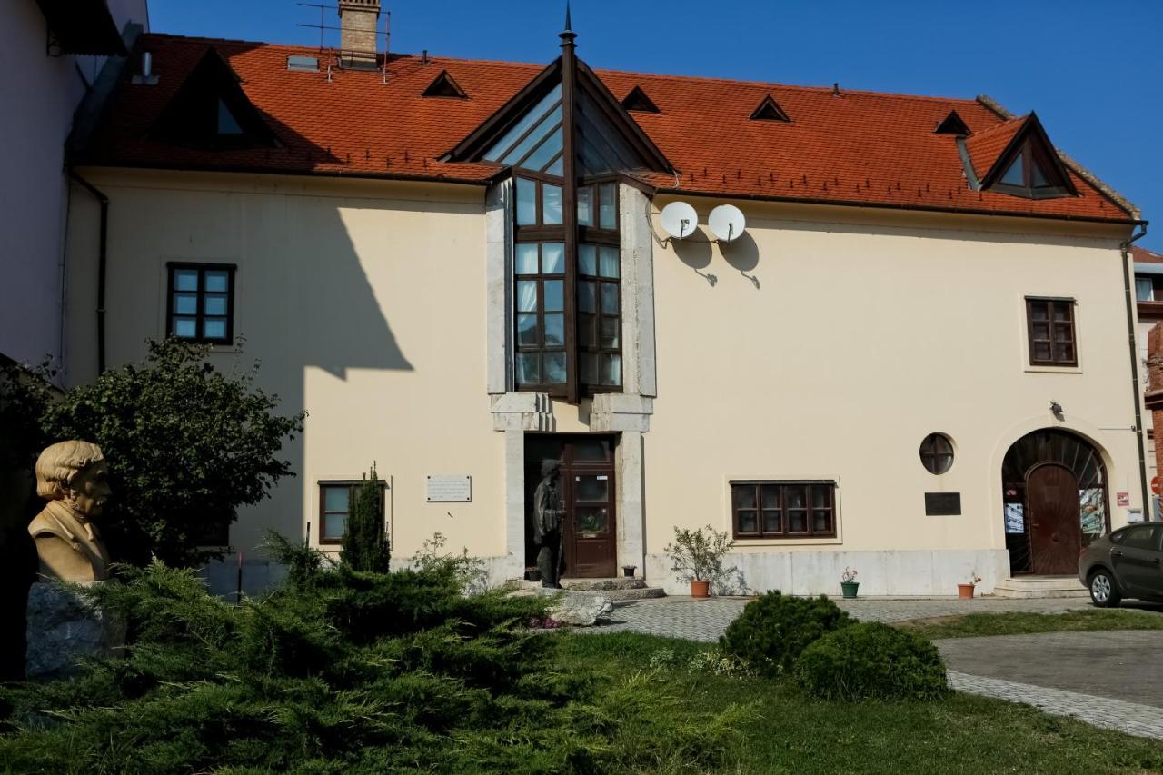 Lenau Haz Bed and Breakfast Πετς Εξωτερικό φωτογραφία